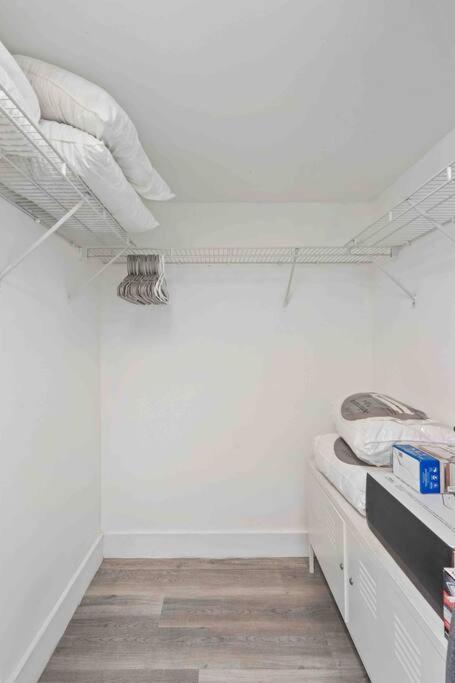 Spacious 1Bedroom Unit Brickell-Free Parking Маямі Екстер'єр фото